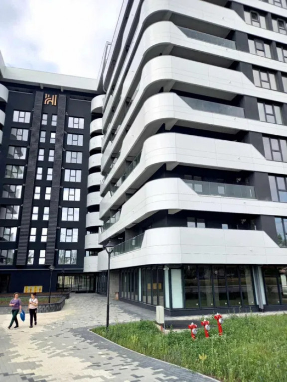 400 Euro! Ap 2 cam la Himson, et 1