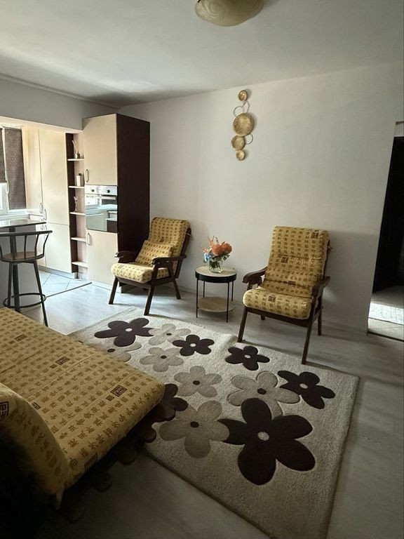 Apartament 2 camere de inchiriat – Piata din Sud, etaj 1