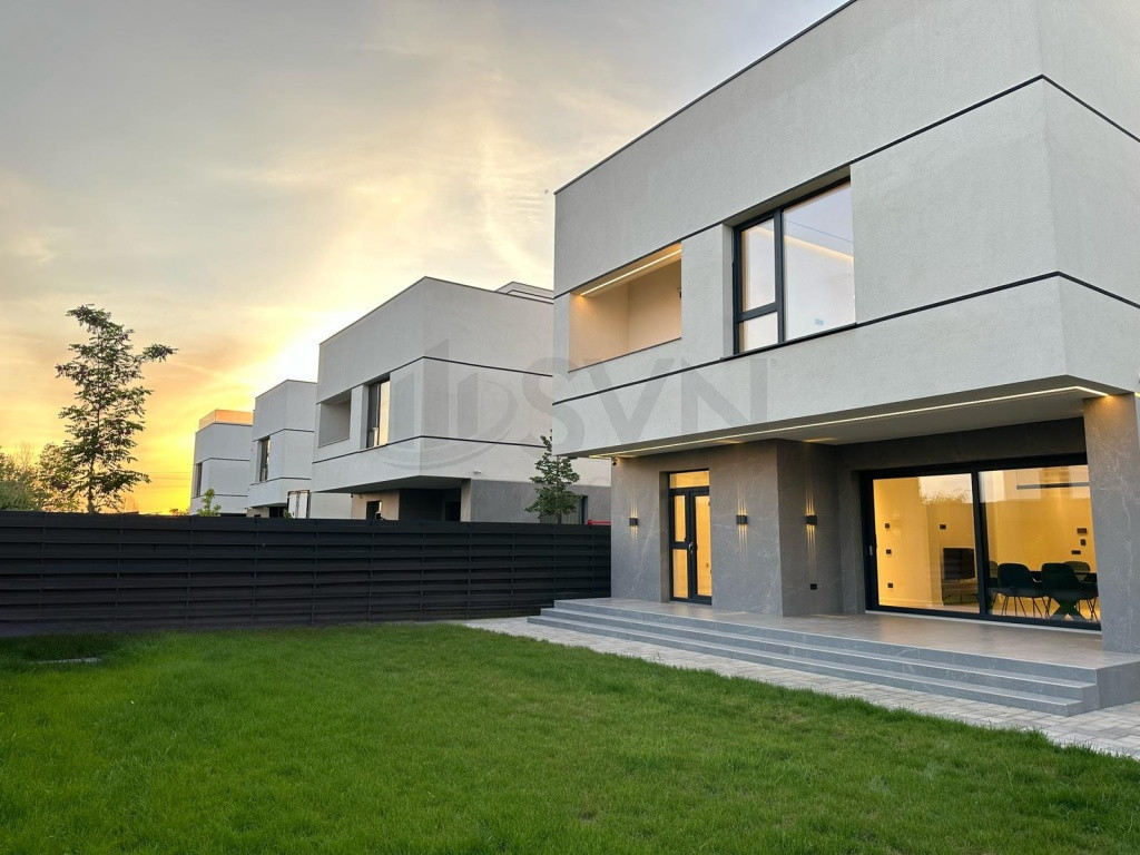 Vila de Lux in Ansamblul Von Residence I 5 Minute de Scoa...