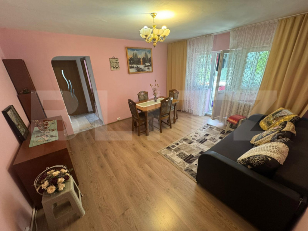 Apartament 3 camere - 65 mp - etaj 2/4 - ZONA DECEBAL