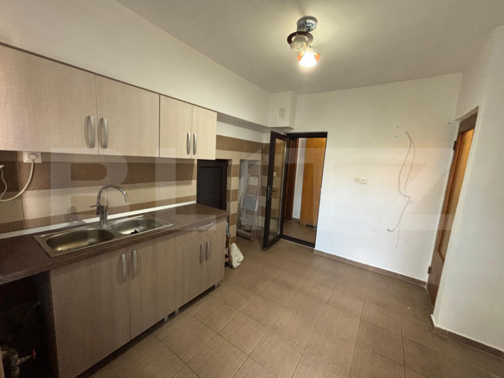 Apartament de inchiriat, cu 4 camere, zona Ultracentrala