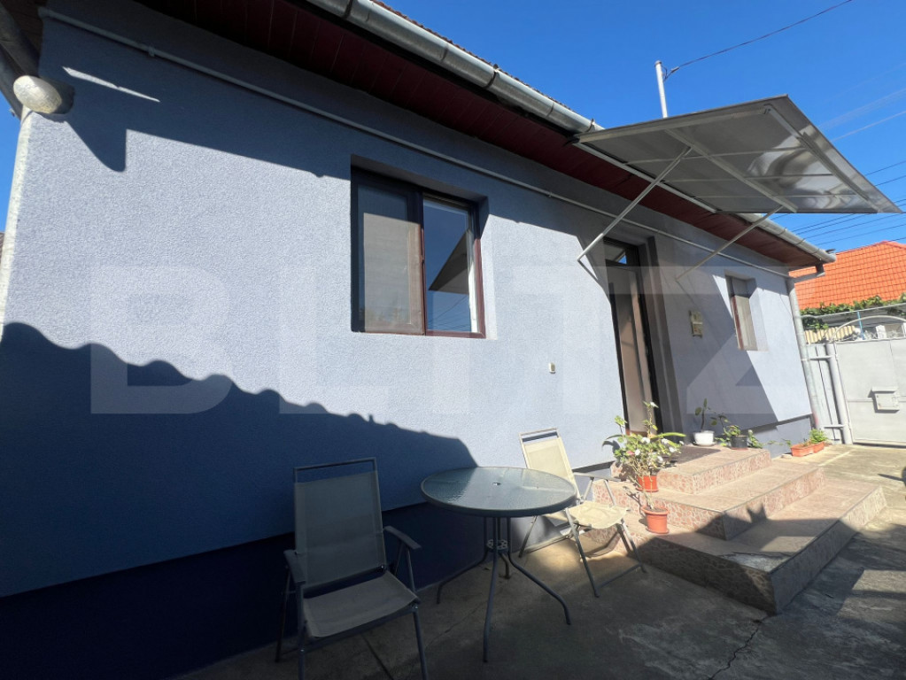 Casa de vânzare cu 3 camere, 75 mp, 100 mp teren, zona Micr