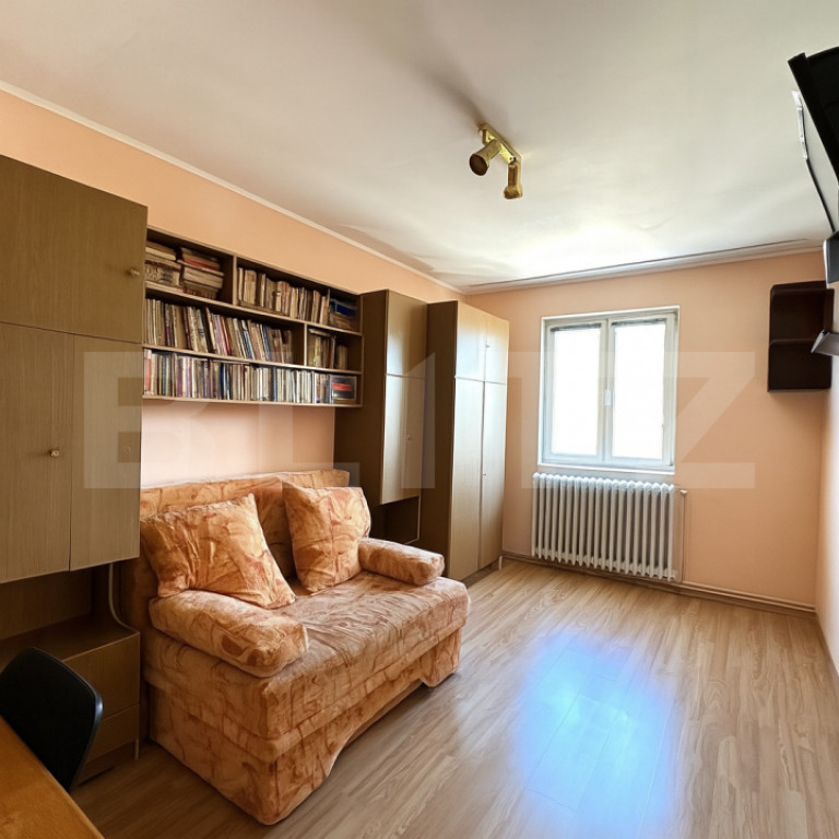 Apartament de vânzare cu 3 camere, 59 mp, - cartier Micro,