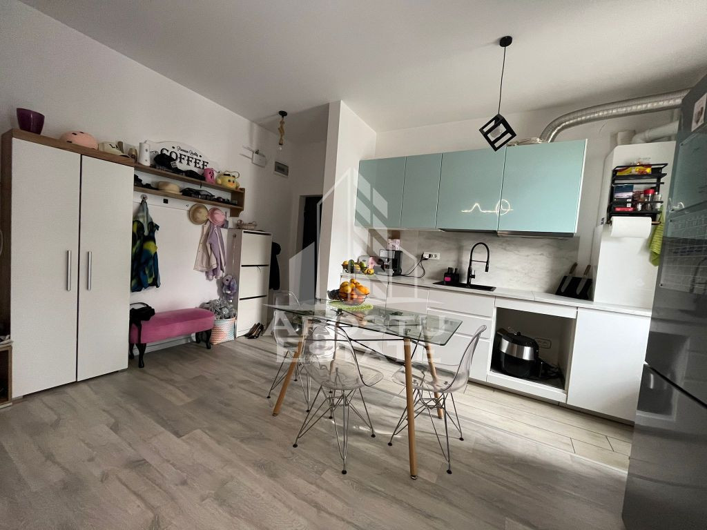 Apartament cu 2 camere, bloc nou, loc de parcare, etajul ...