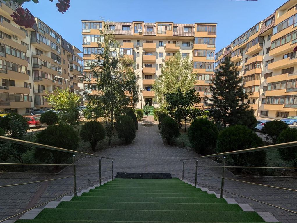 Apartament 3 camere Mobilat & utila Loc parcare Confort U...