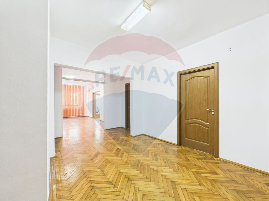 Apartament cu 4 camere de închiriat în zona Cotroceni