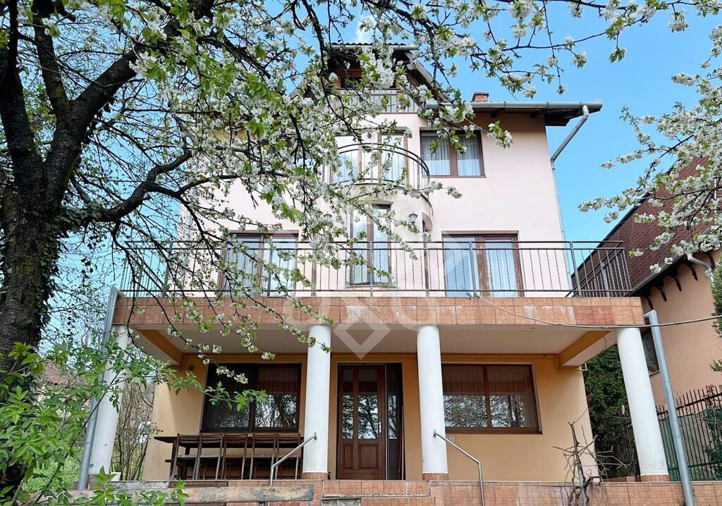 Vila cu teren 1270 mp pe Malul Crisului, Facliei