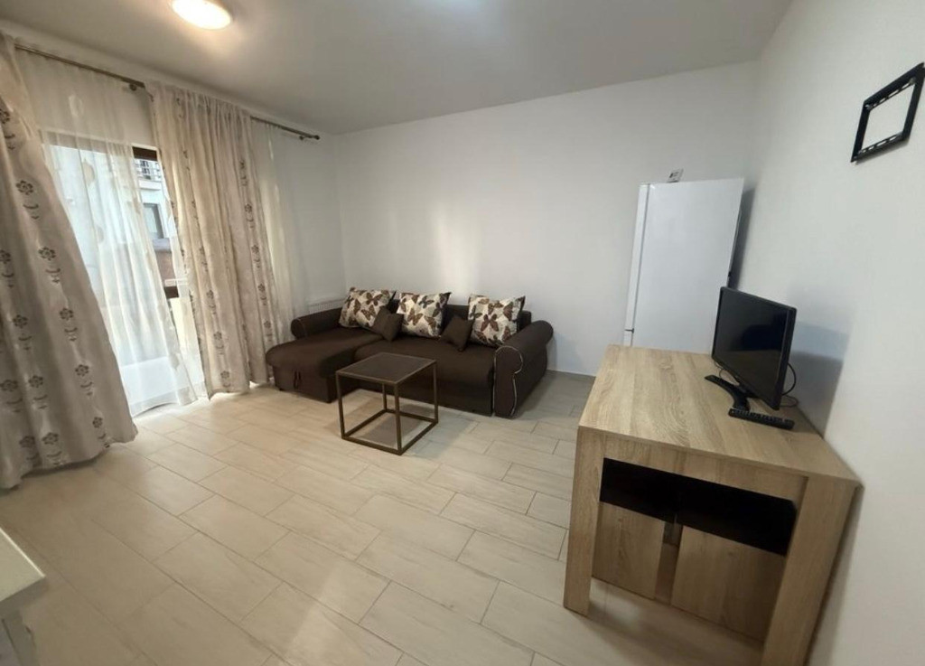 Garsoniera decomandat - zona Sanpetru