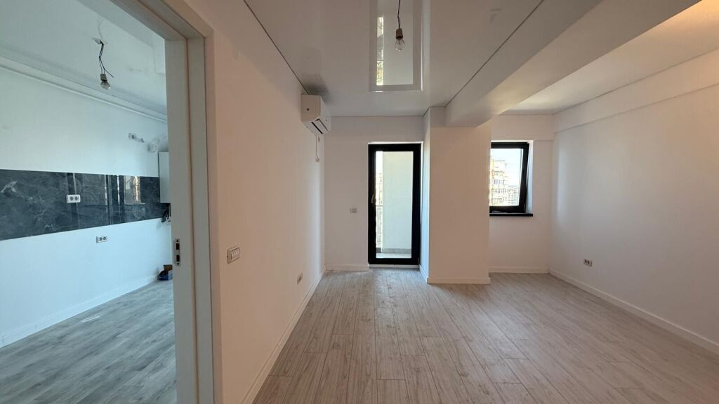 APARTAMENT CU MUTARE IMEDIATA, A 3-A STATIE DE PODU ROS