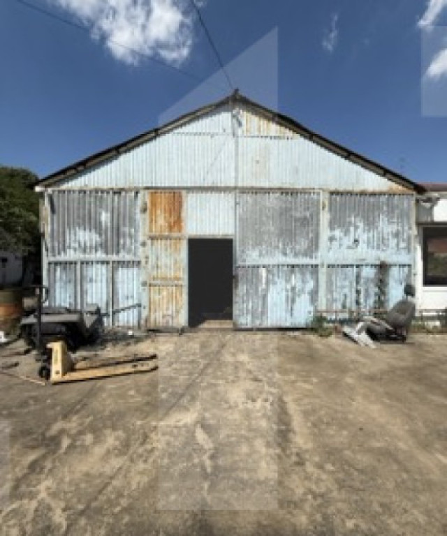 Hala 900 mp, cu teren 600 mp, strada I.C. Brătianu