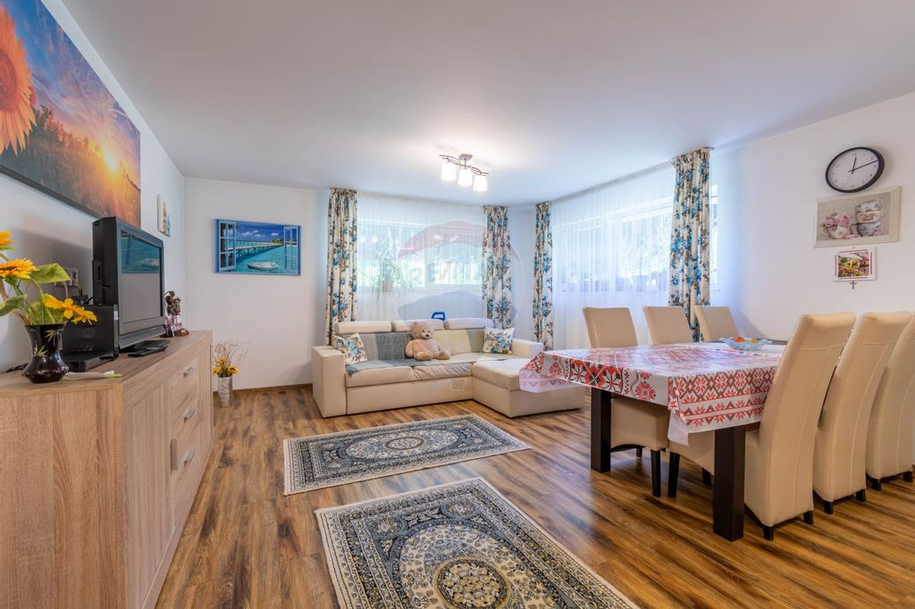 Apartament 2 camere de vanzare – Demisol - zona Campului