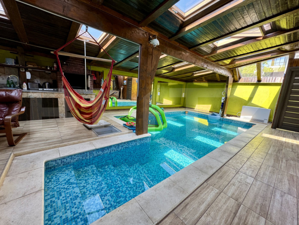 Casă de inchiriat, cu 4 dormitoare cu piscină, grătar, ia