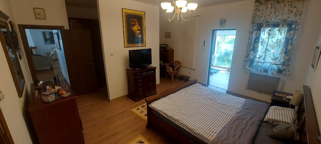 Zona Energiei Gara Bacau-vila P+M-155 mp cu teren 515 mp-mobilata