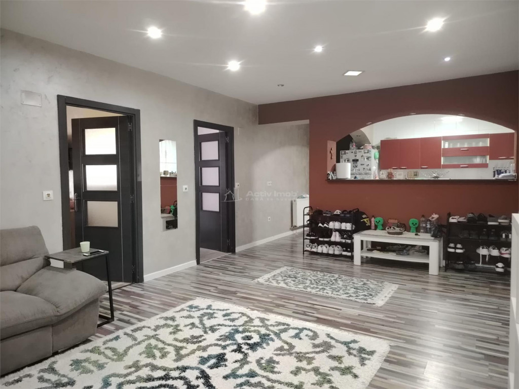 Vila cu piscina situata intr un cartier rezidential la 14 km