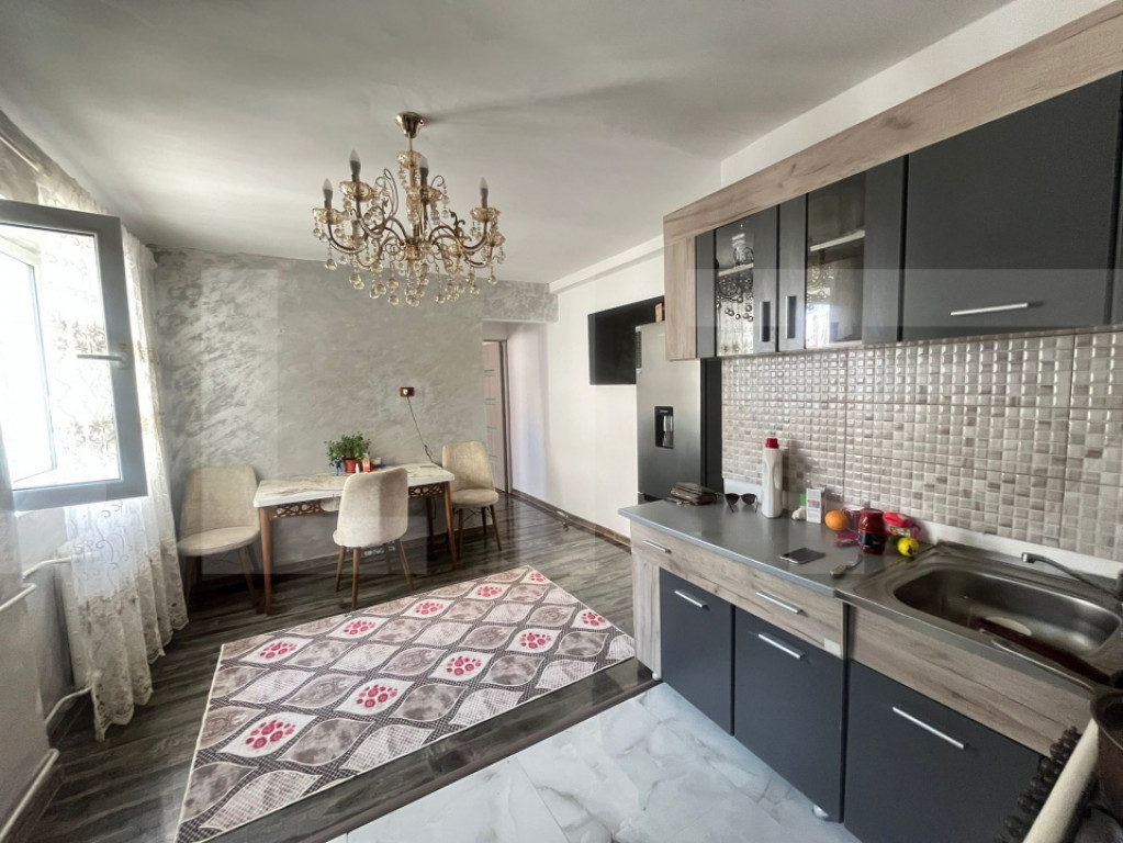 Apartament de 3 camere, 48 mp, etaj 3, Botosani