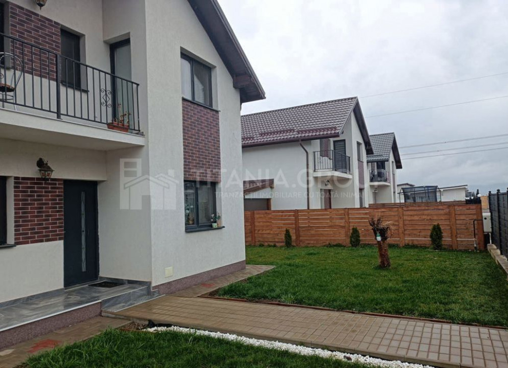 Casă individuală de vânzare – Izvor – la doar 7 km...