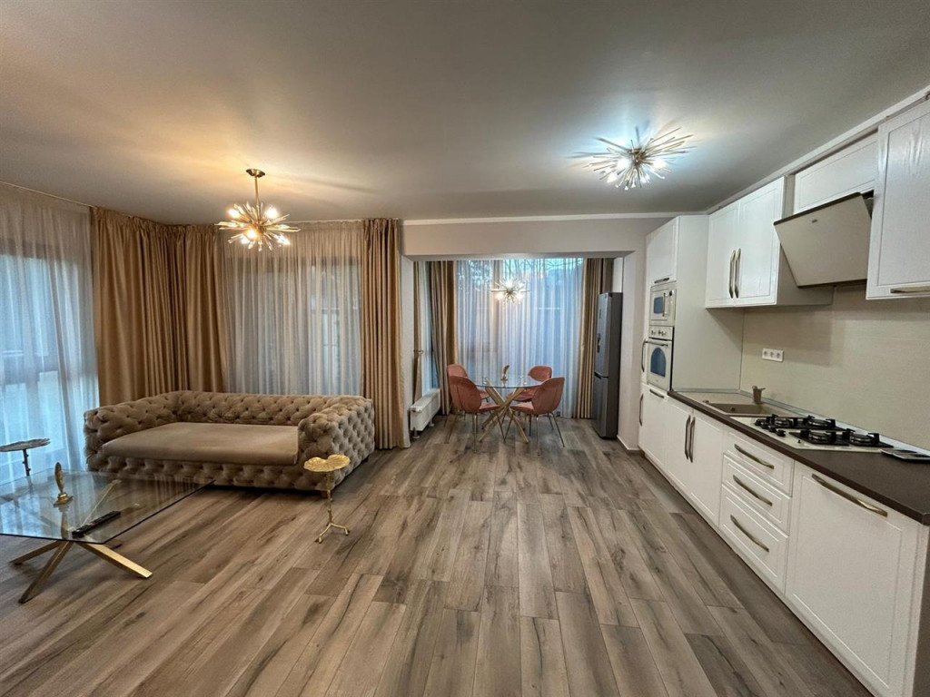 2 camere de lux, ultracentral , Ploiesti