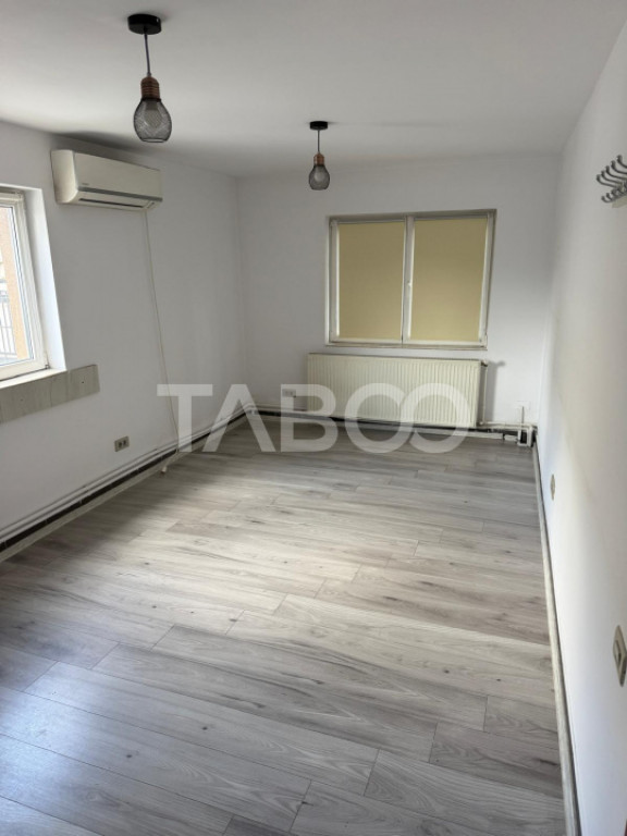 Spatiu birou 40mp utili in zona Dambul Rotund Cluj-Napoca de