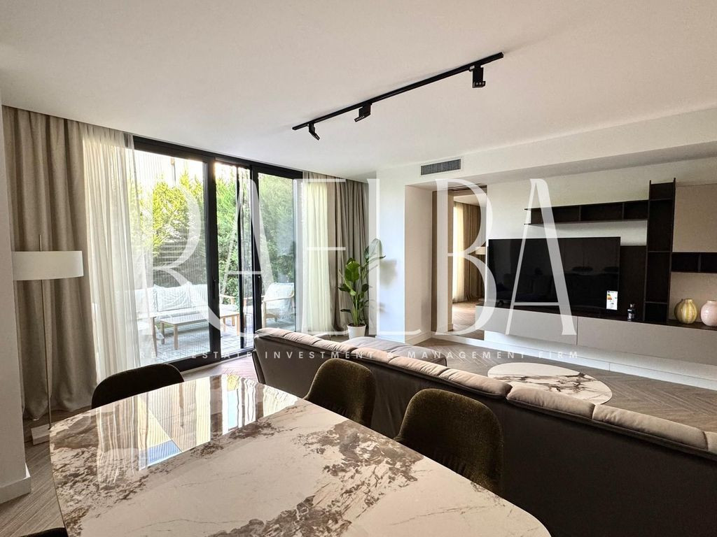 Moon Townhouse | 4 camere | Parcare | De Inchiriat |