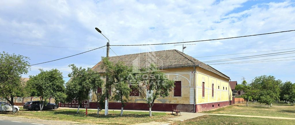 Casa 6 camere, Sandra, Teren 2217 mp