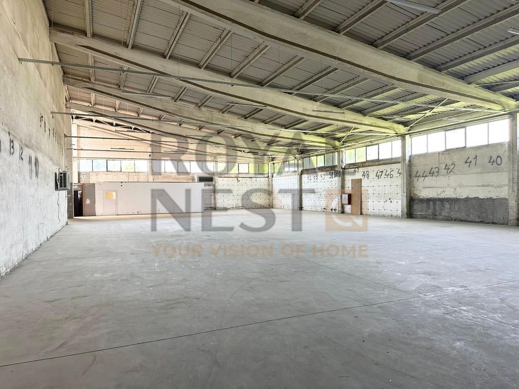 De inchiriat hala de productie si spatiu de birouri