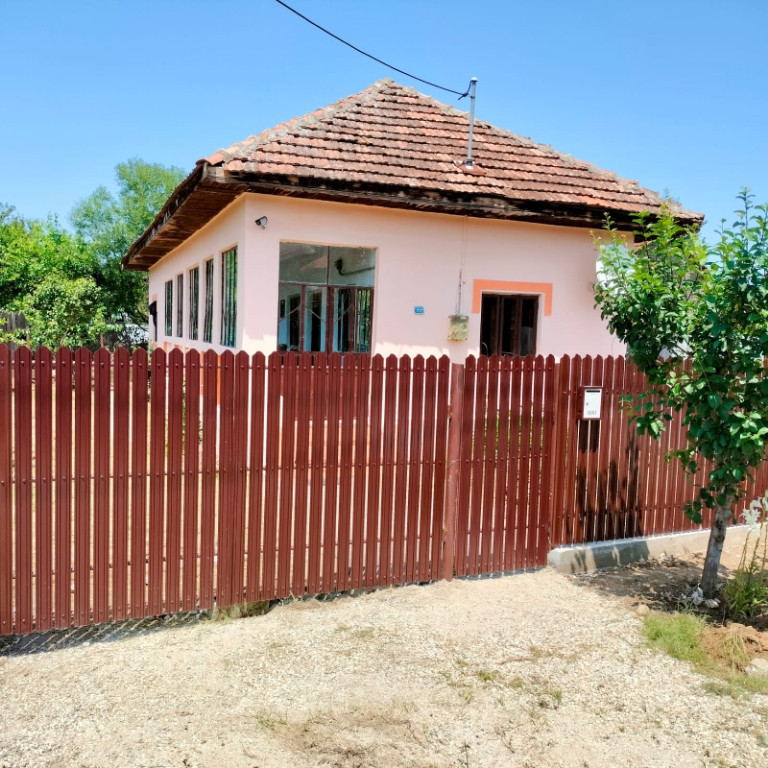 Casă și terenuri Ticleni, Gorj, str. Petrolistilor
