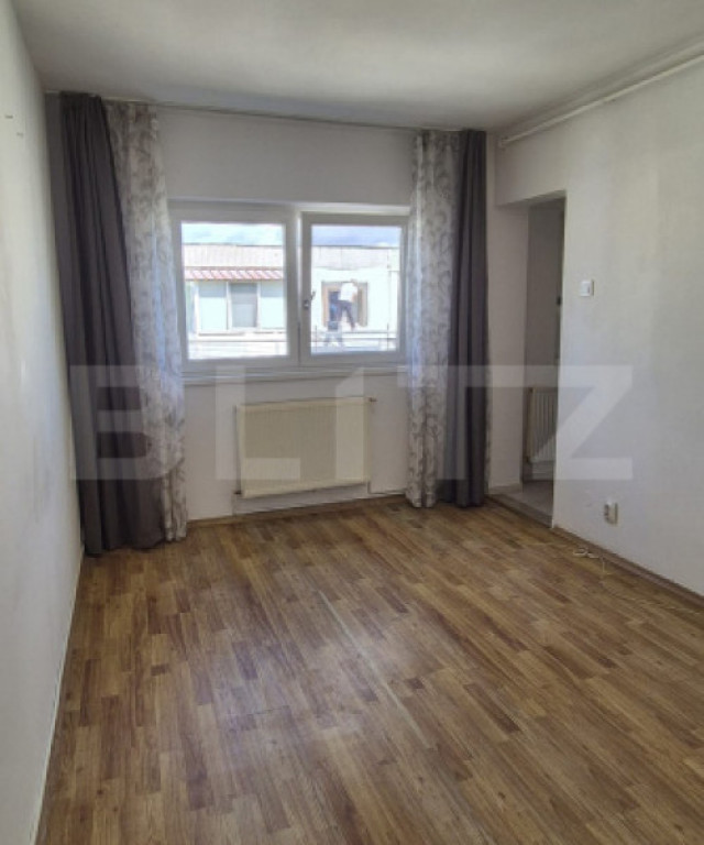 Garsoniera renovata, 23 mp, zona Bartolomeu