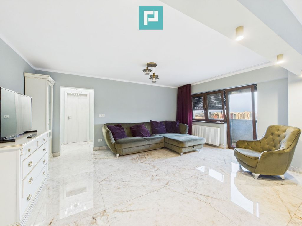 Apartament de închiriat cu 3 camere la Intim