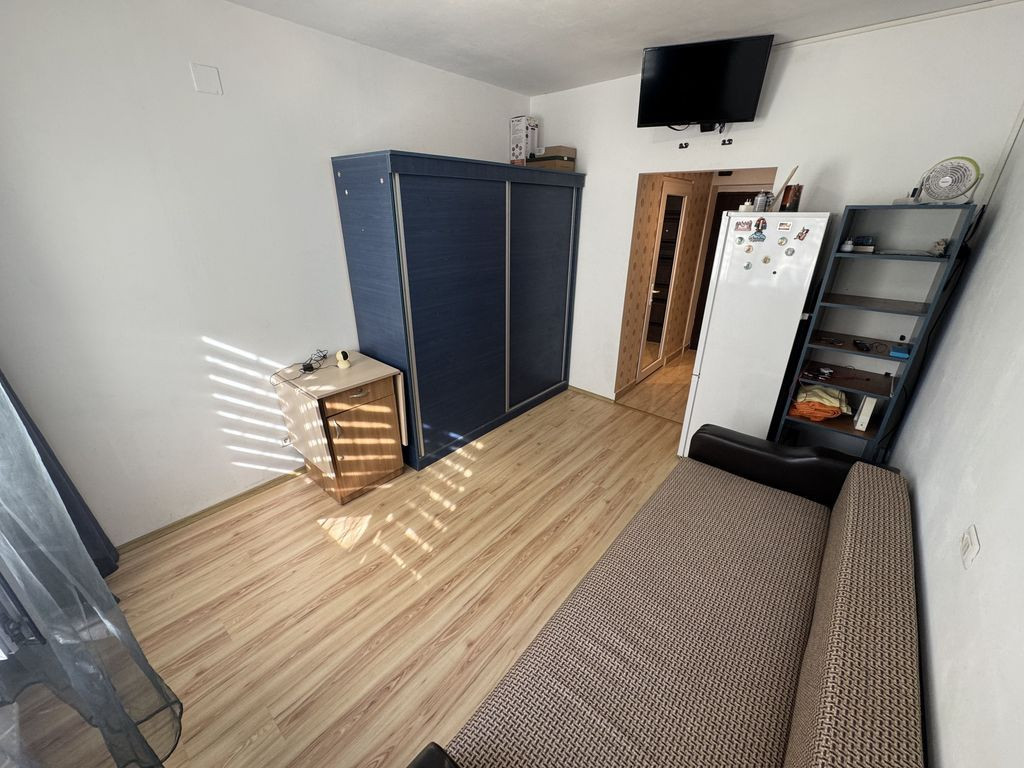 Garsonieră zona Far