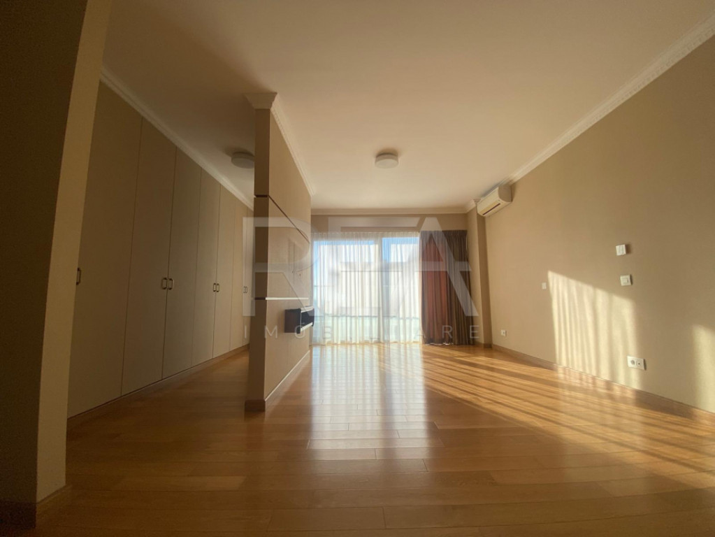 4 camere - Herastrau - decomandat - penthouse - 2012 - 310 m