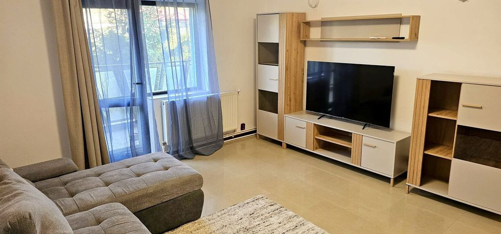 Apartament cu 3 camere, 102 mp, parter, mobilat - zona Ga...