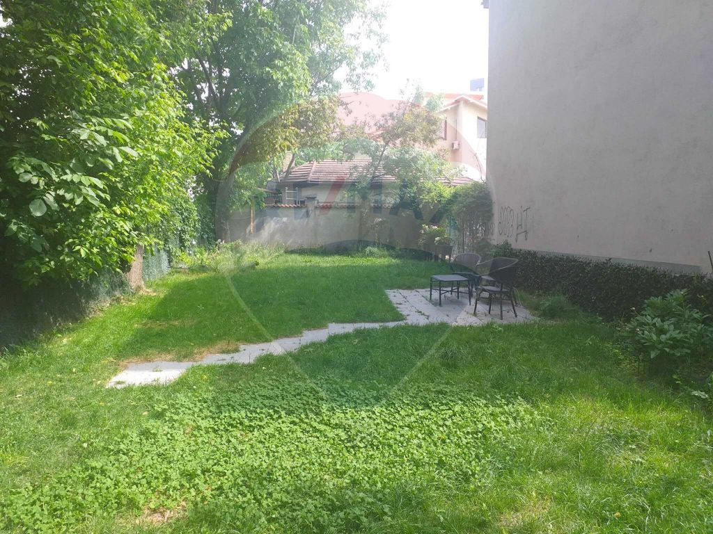 Vanzare Teren Intravilan 226mp + 82 mp drum de servitute ...