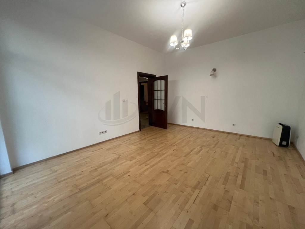 Apartament 3 camere Cotroceni in Vila