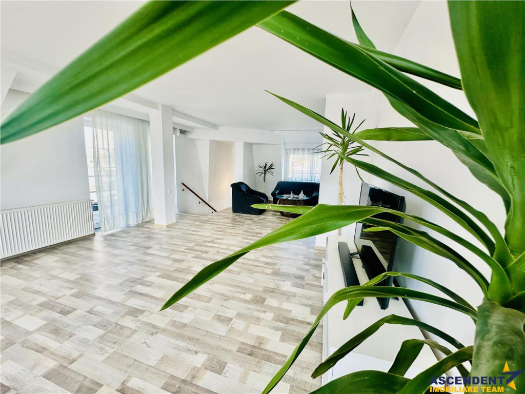 Spatiu de birouri select, cu garaj si curte proprie, Astra,