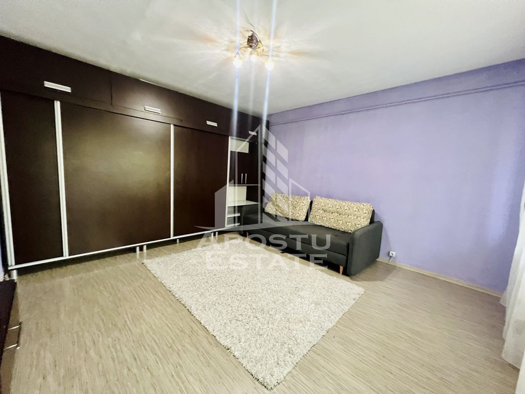 Apartament cu doua camere , centrala proprie , langa Shop...