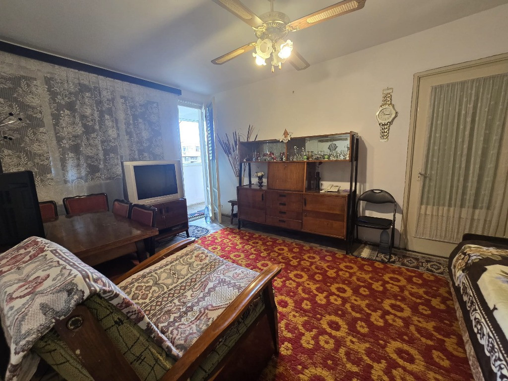 Bld. Basarabia – Campia Libertatii, 2 cam, bloc reabilitat