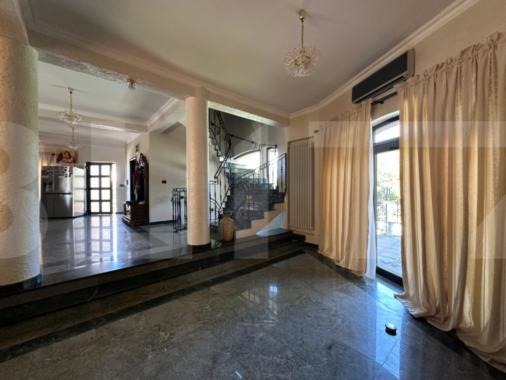 Casă de vânzare în Dumbrăvița – piscină, teren gener