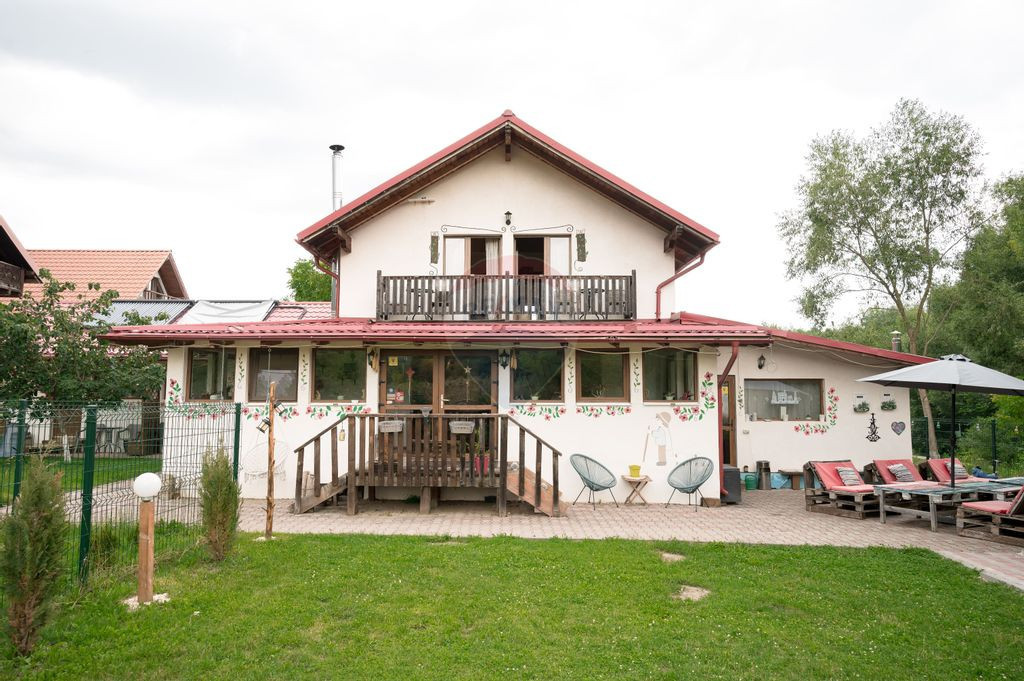 Casă de vacanță sau pensiune cu recenzii excelente, î...