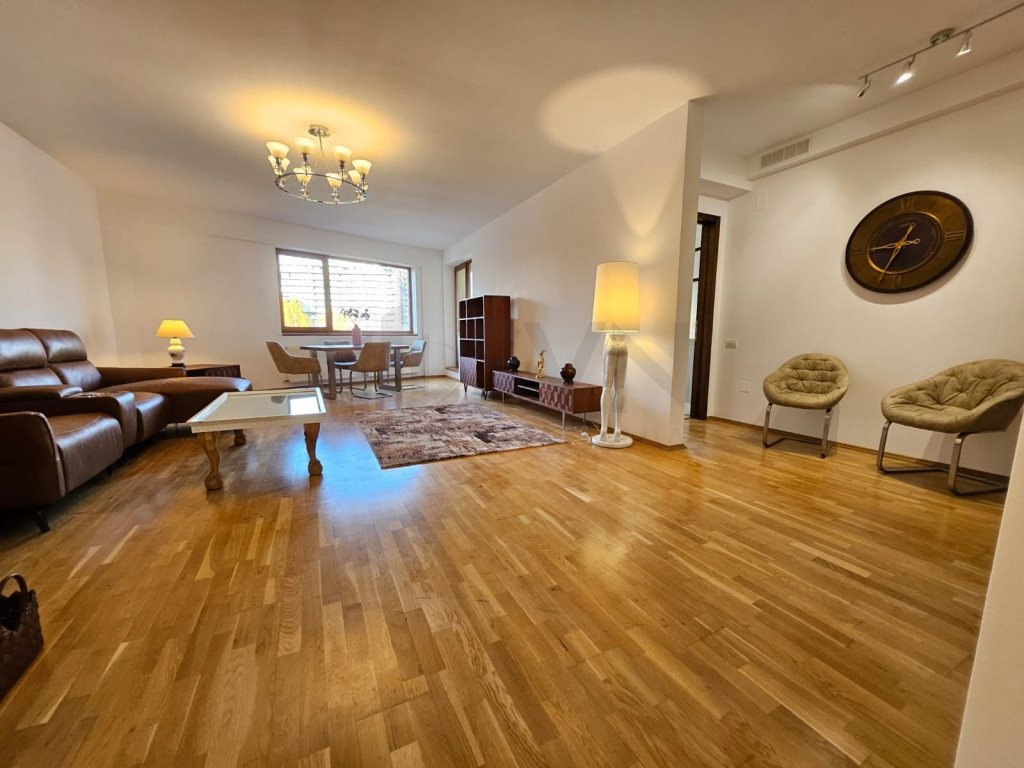 Apartament spatios 3 camere Cartierul Francez I Zona Hera...