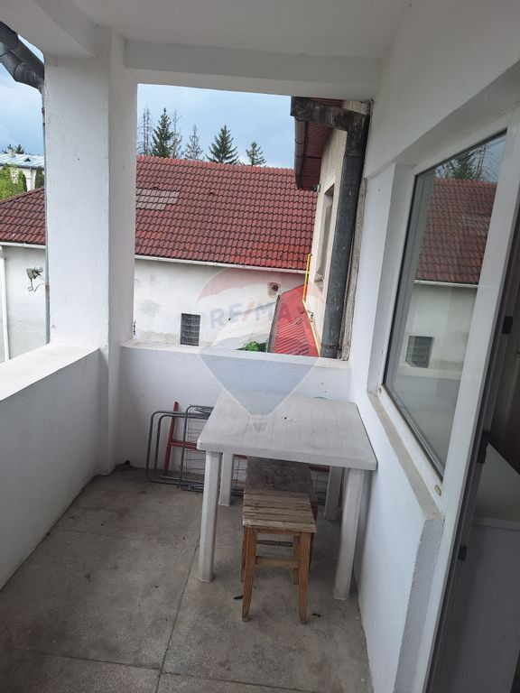 Apartament cu 3 camere de închiriat în zona Centrul Ist...