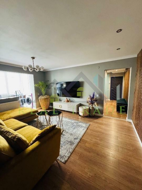 Apartament 4 camere lux, etajul 2 zona Grivitei