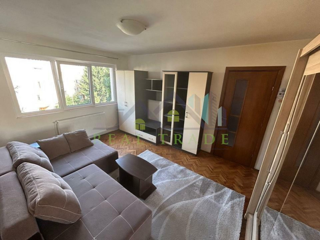 Garsoniera decomandata etaj intermediar Centrul Civic