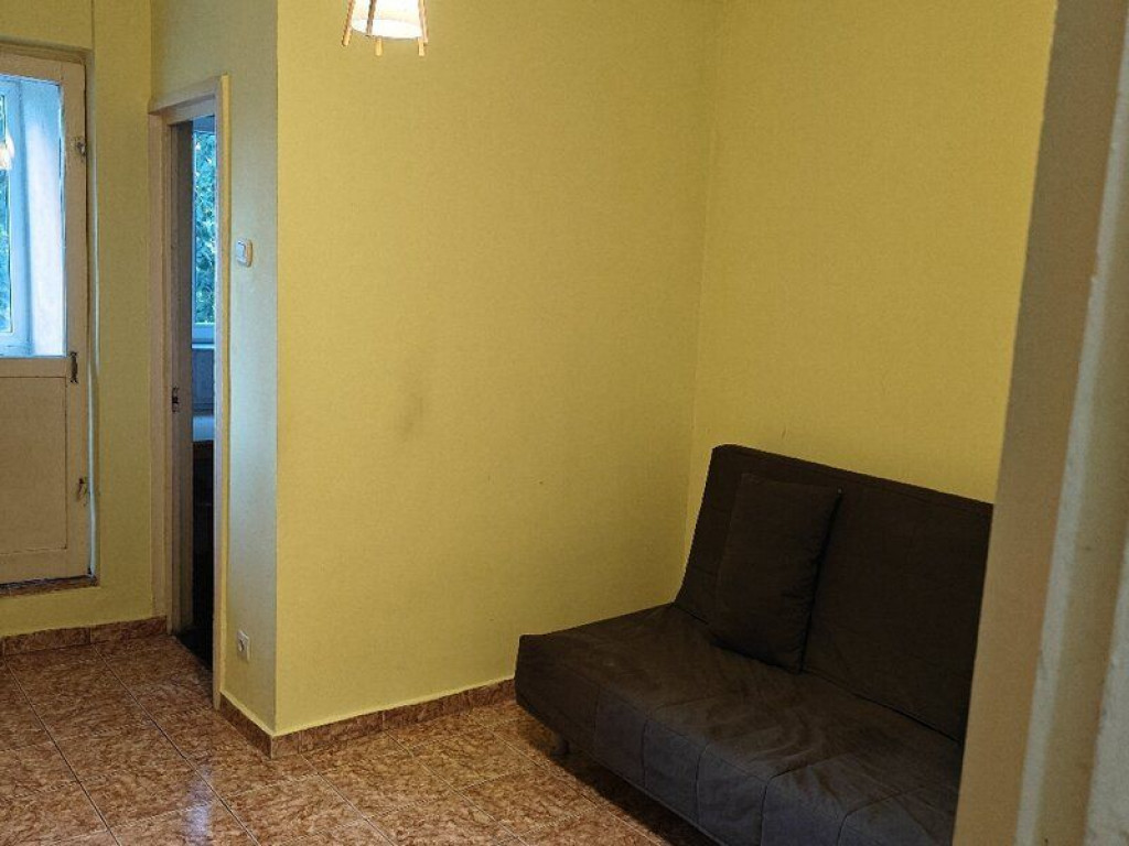Garsonieră decomandată 30 mp etaj 2 zona Dristor Metrou...