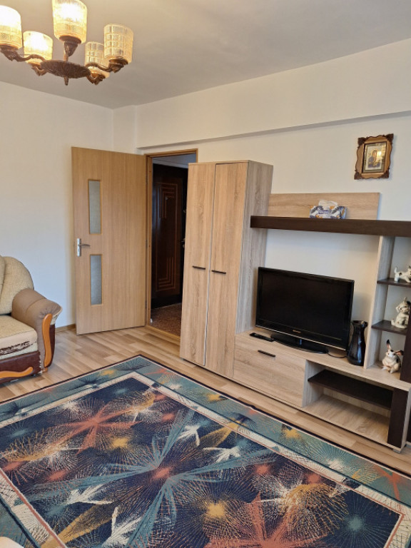 Apartament 2 camere, decomandate, zona Garii