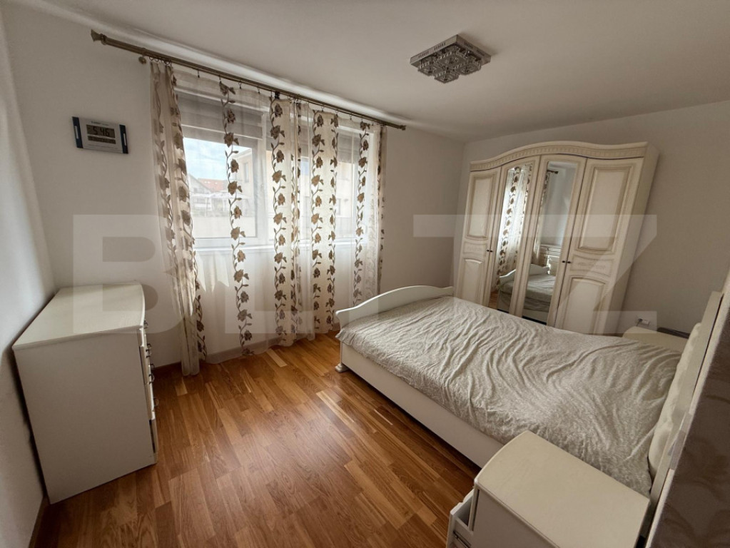 Apartament cu 3 camere de vânzare în Andrei Mureșanu –