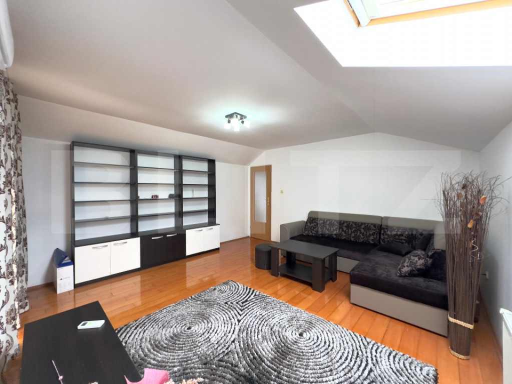 Apartament de vânzare cu 2 camere, decomandat, 75 mp, zona