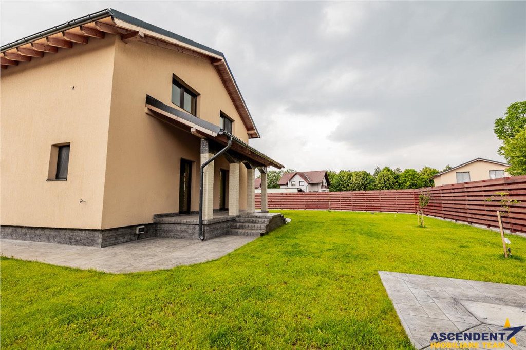 Vila / Casa de vis, 246 mp utili, garaj, Stupini