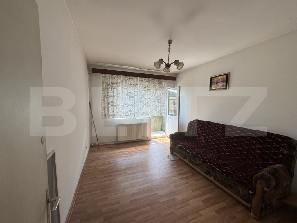 Apartament cu 2 camere, decomandat, zona 8 Mai