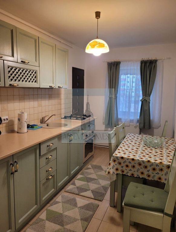 De vanzare apartament 2 camere/ zona Racadau