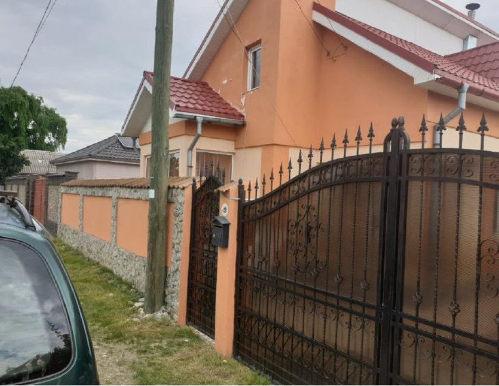 Casa si teren- Localitatea Brebeni, județ Olt